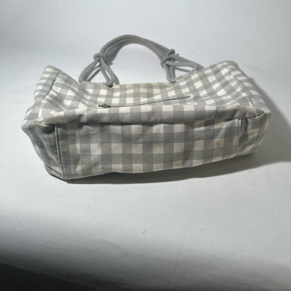 Gray Checkered Tote with Structured Design - Picture 4 of 9